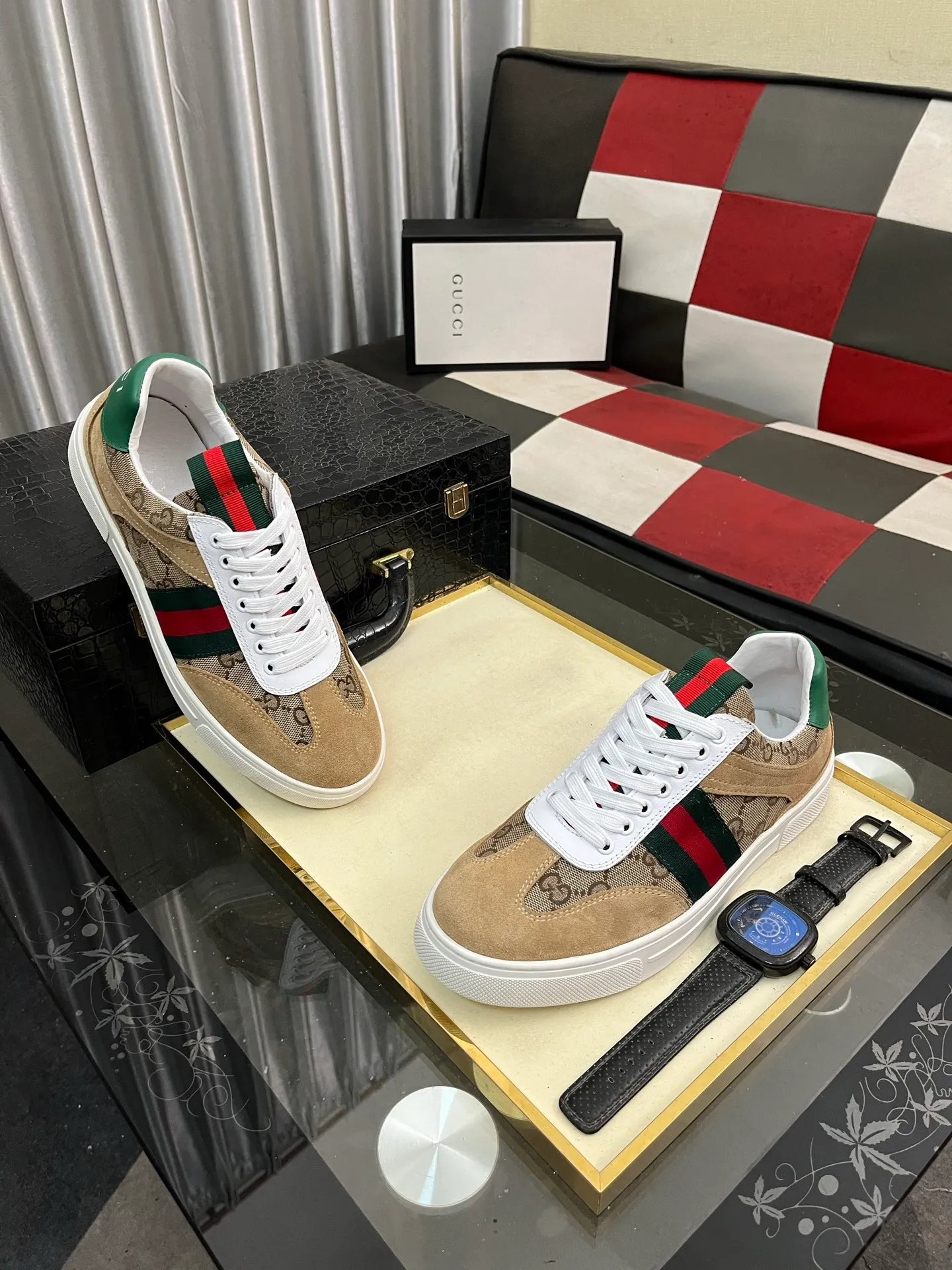 Men's Men's Shoes 💰440 ⌚️⌚️[GUCCI] Gucci men's casual shoes are absolutely popular 🔥The ultimate matching item for trendy men! The charm of super texture is irresistible, the main recommendation, the flower leather color is bright! The upper is made of high-quality brand printed fabric with cowhide, breathable leather lining and wear-resistant rubber sole, noble and elegant! Extremely comfortable🎁🎁You can be as handsome as you want💪 Available in sizes 38-44 and 5️⃣colors